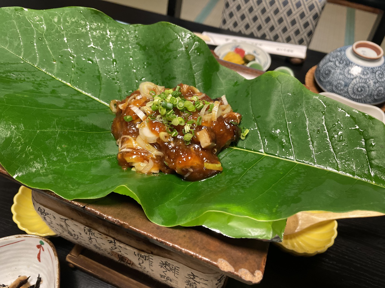 朴葉味噌と小鉢の朝食付きプラン