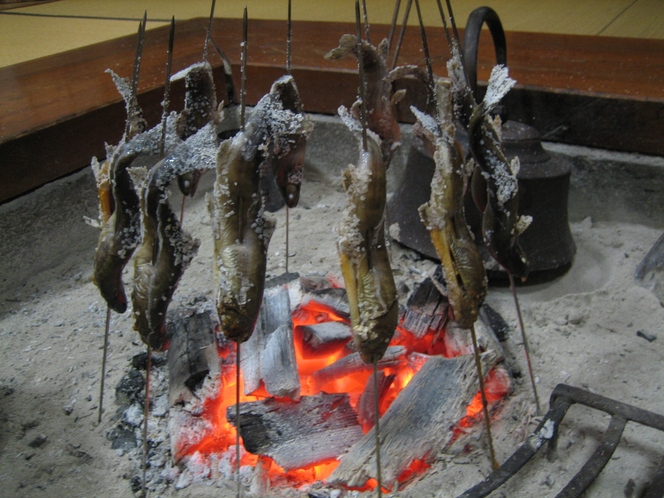 岩魚の塩焼き炭火焼