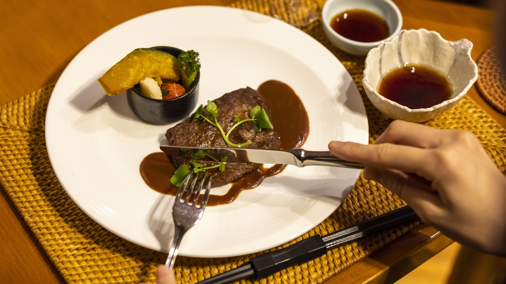 【お得にステイ】　お造り盛り合わせと黒毛和牛ステーキ付の創作和会席