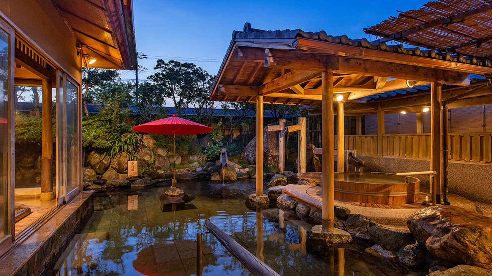 温泉露天付客室でゆっくり過ごすひとり旅プラン【伊勢海老お造りと黒毛和牛ステーキ付】