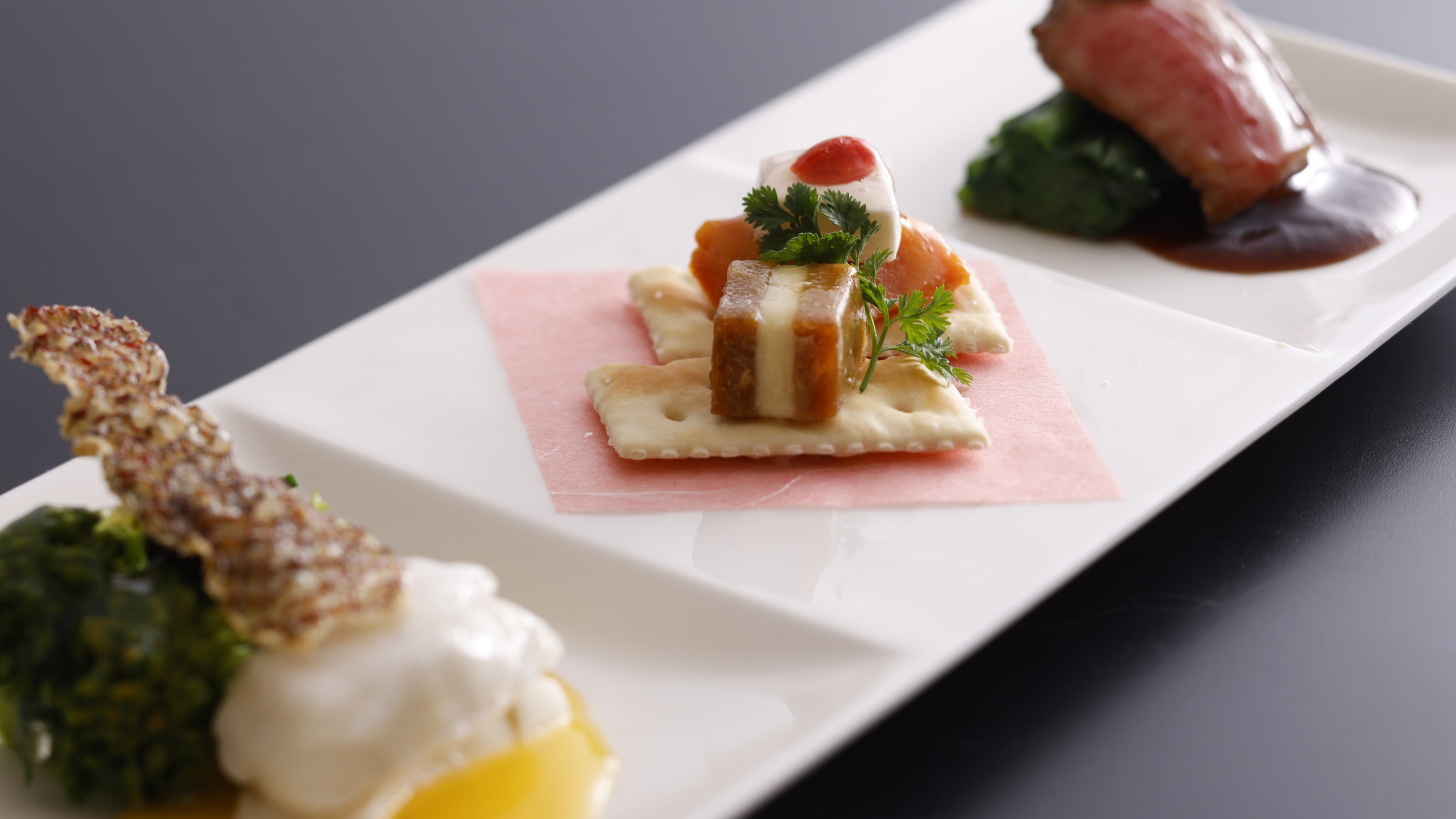 _【お得にステイ】　お造り盛り合わせと黒毛和牛ステーキ付の創作和会席