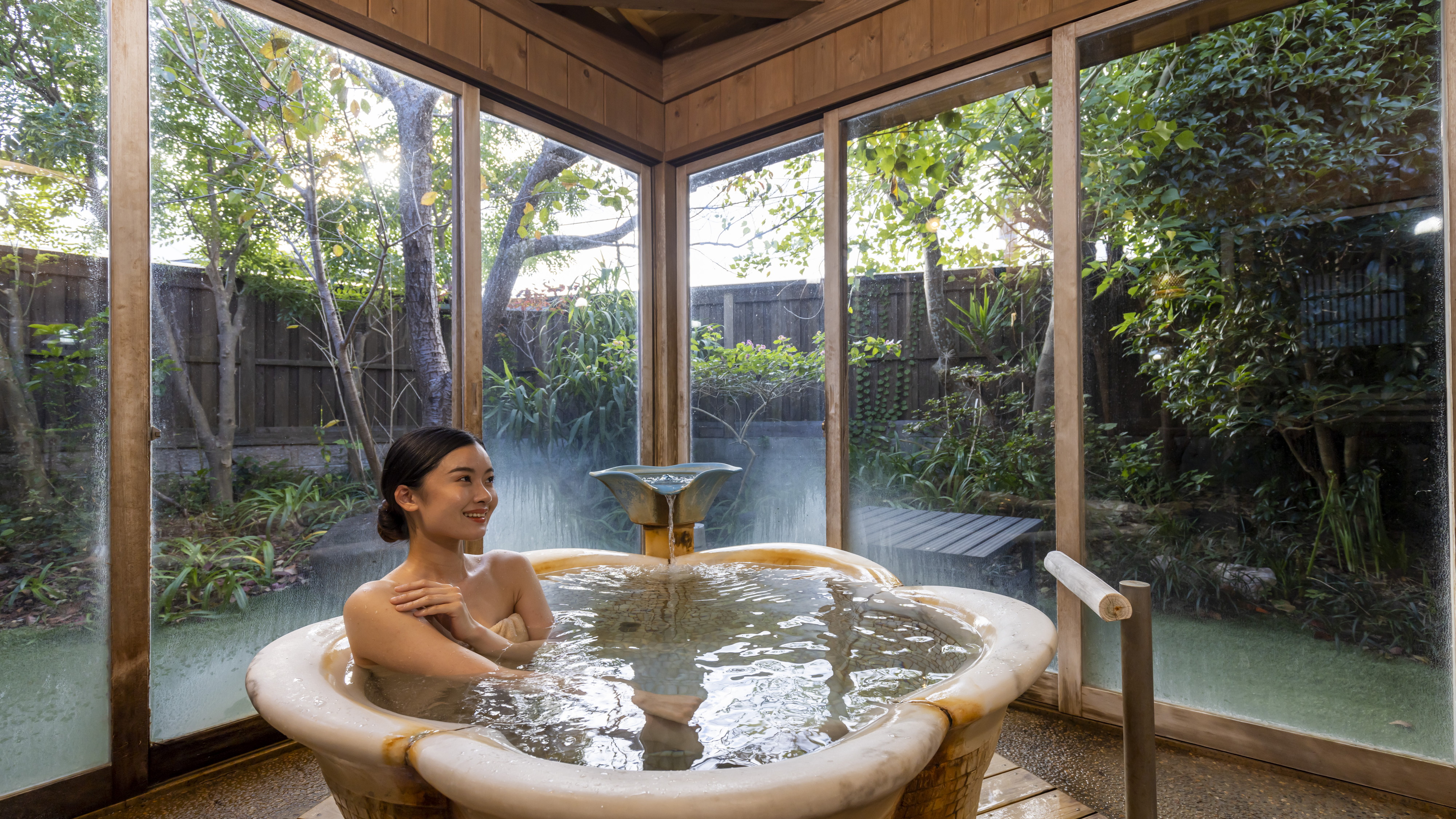 【貸切風呂】「花」