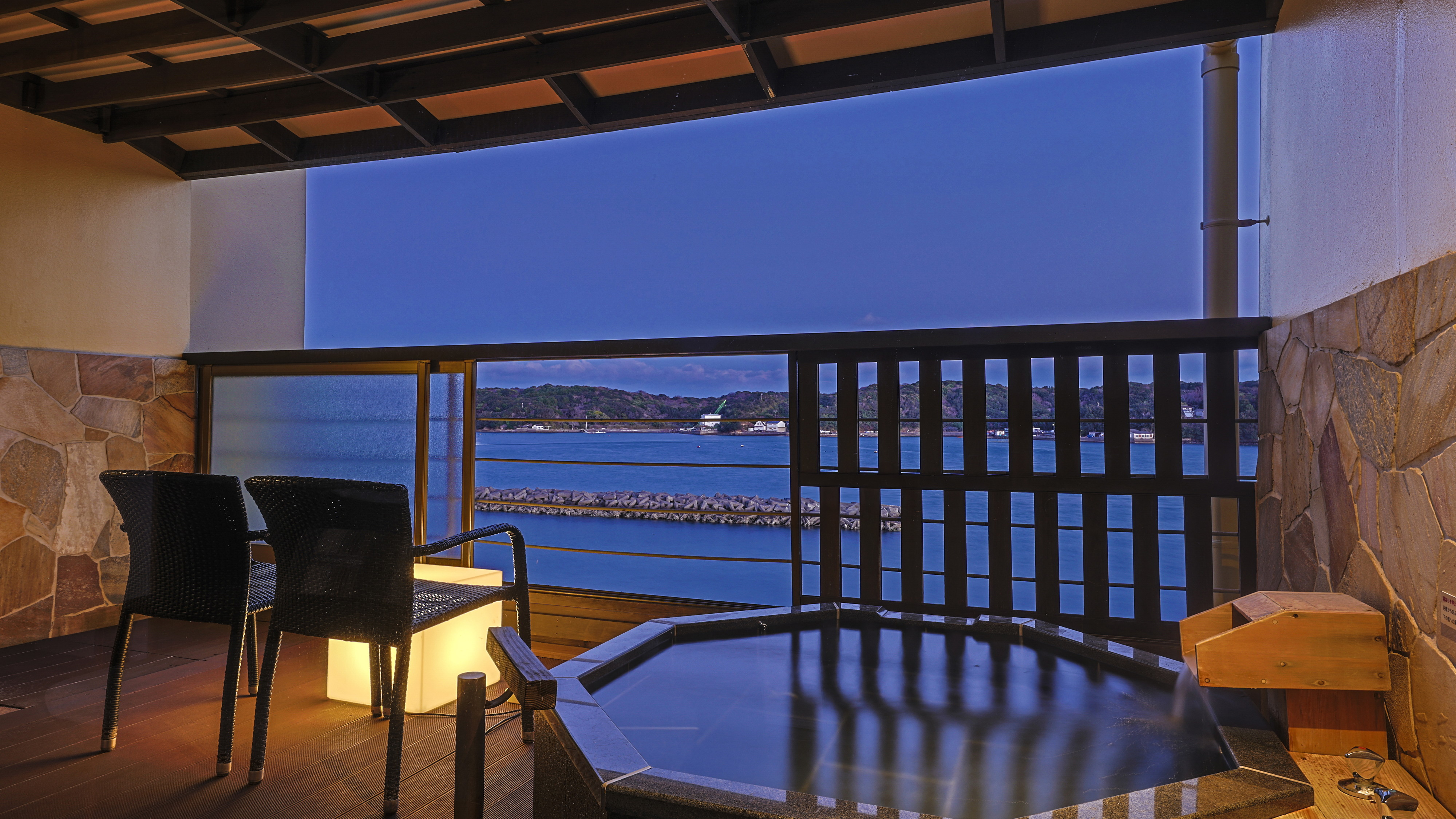 【和室12.5畳】◆海側・露天風呂付き◆布団◆〜5名様◆禁煙