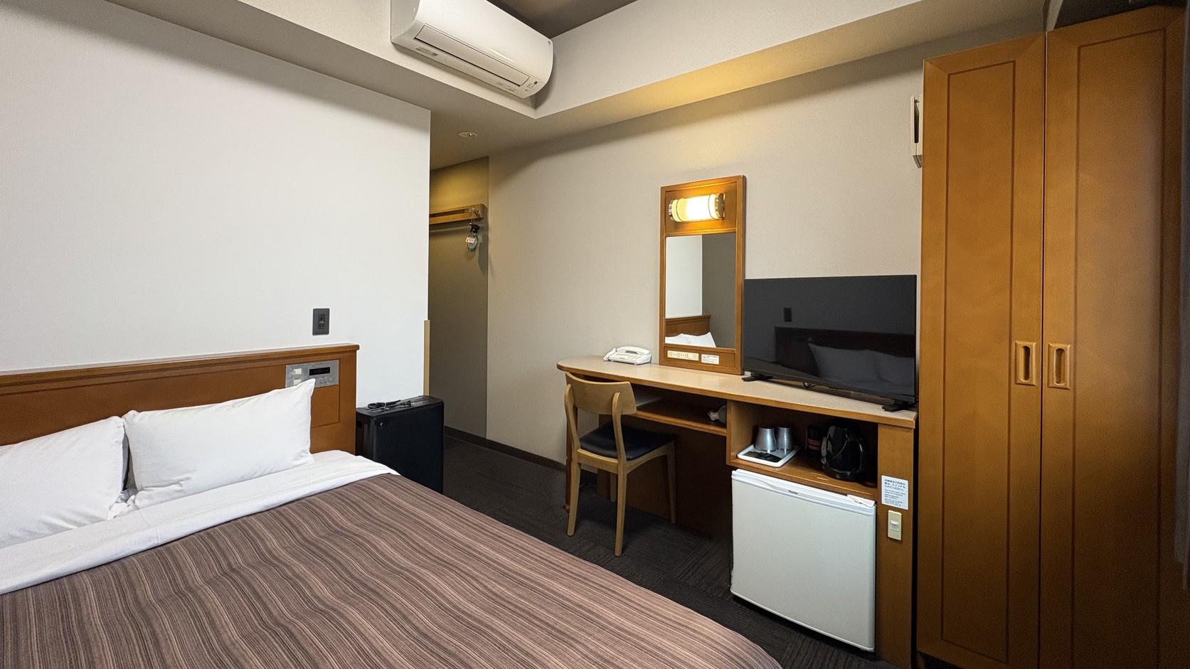 セミダブルルーム