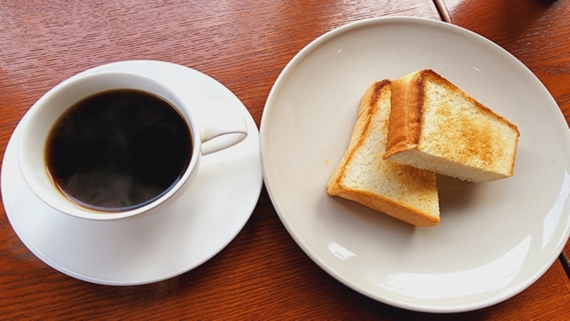 【朝食付（軽食）】朝のひとときを軽やかに♪パン・サラダ・コーヒーをご提供！