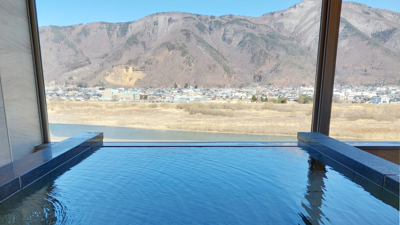 【シニア旅行におすすめ】千曲川や山を見渡す高層階の客室で信州旅♪1泊2食付きバイキングプラン