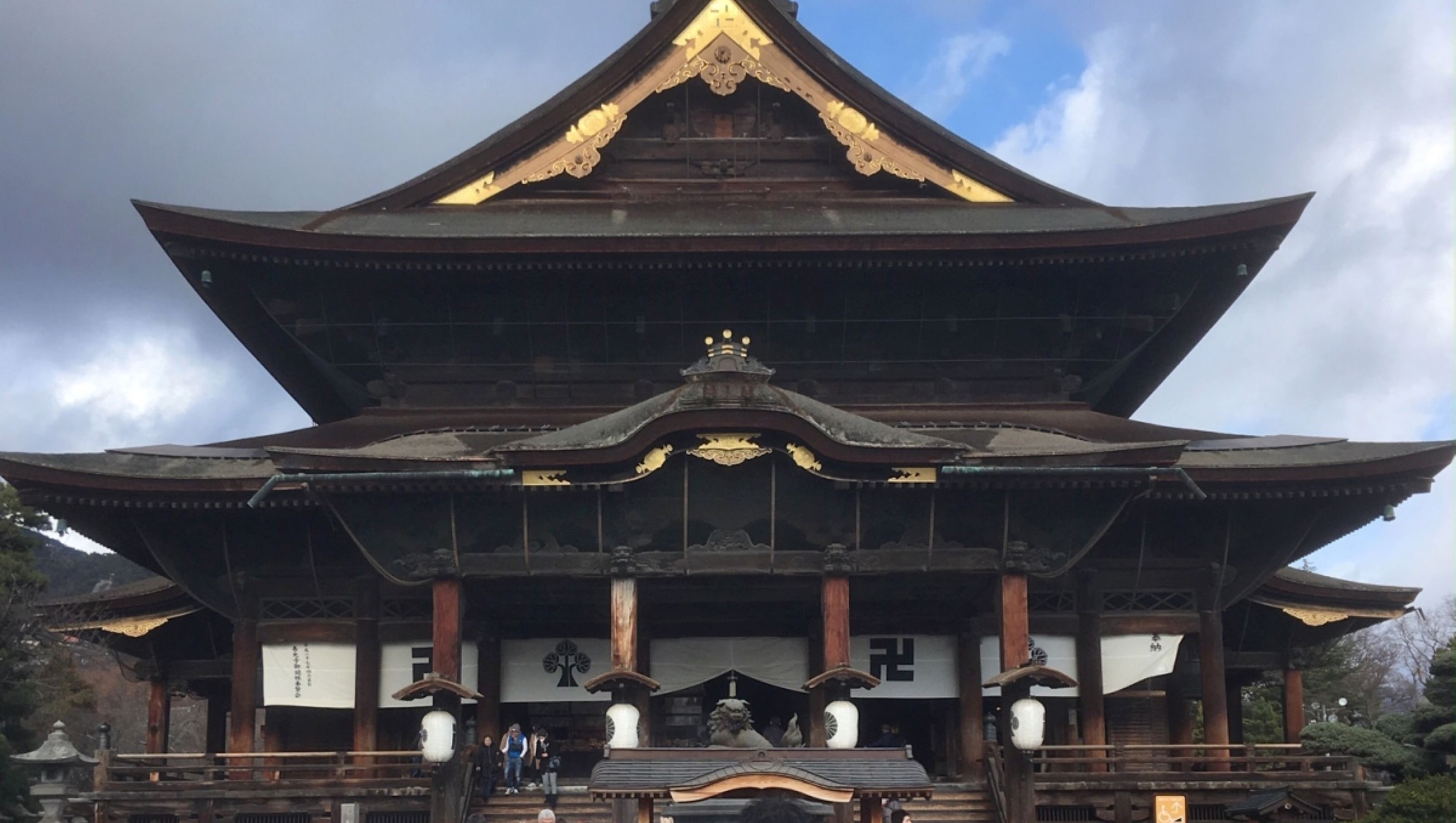 観光案内　七年に一度の盛儀【善光寺御開帳】一泊二食バイキングプラン