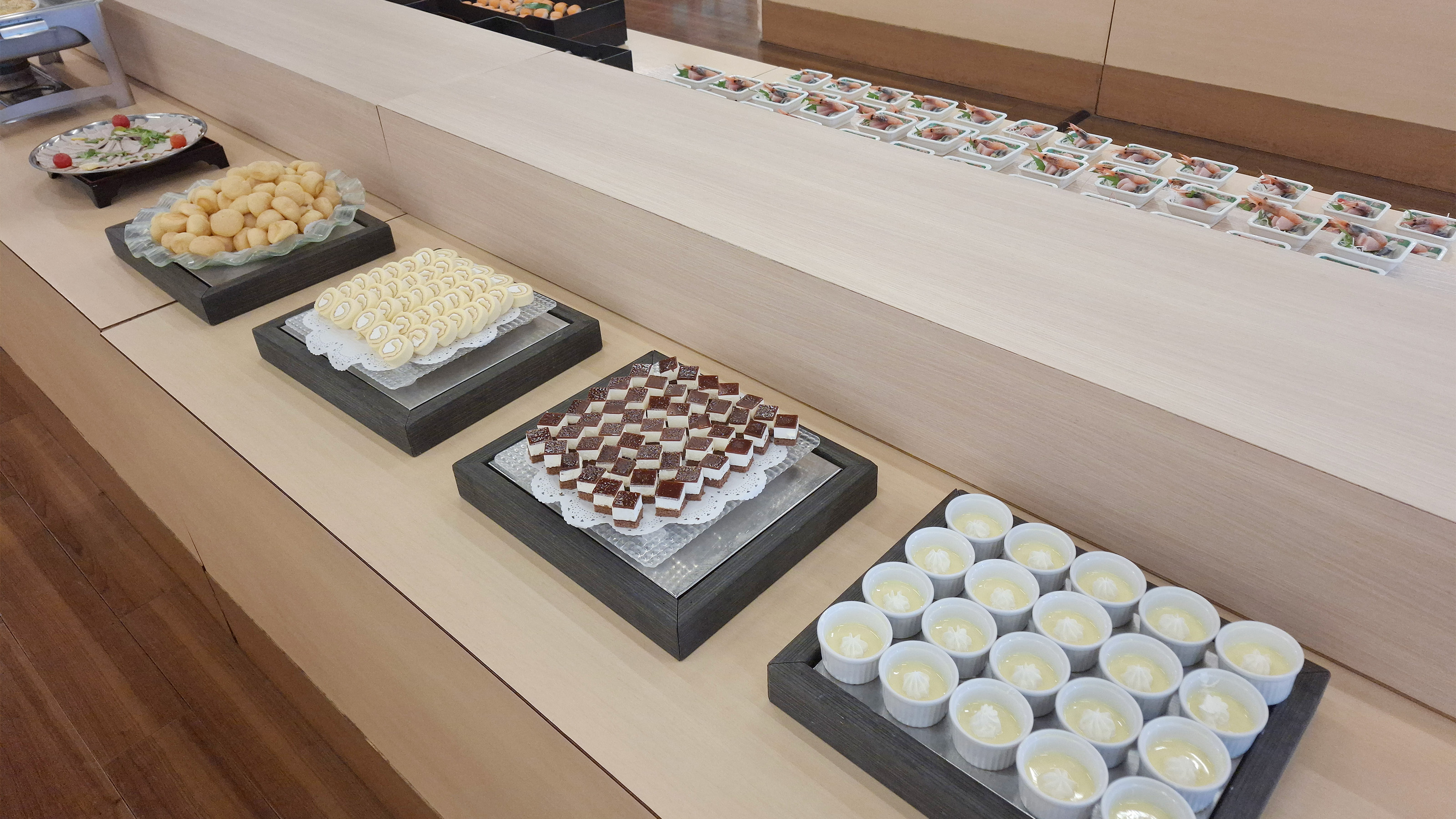 夕食バイキング