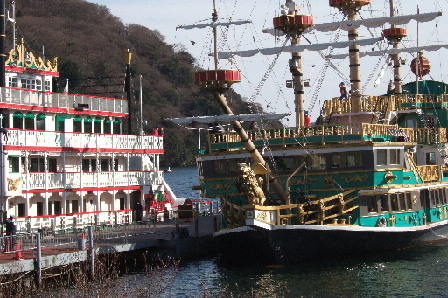 箱根は山も温泉も湖も楽しさがぎっしり詰まった宝箱。貸し切り絶景露天 石風呂 はいぃ気持ち！☆現金特価