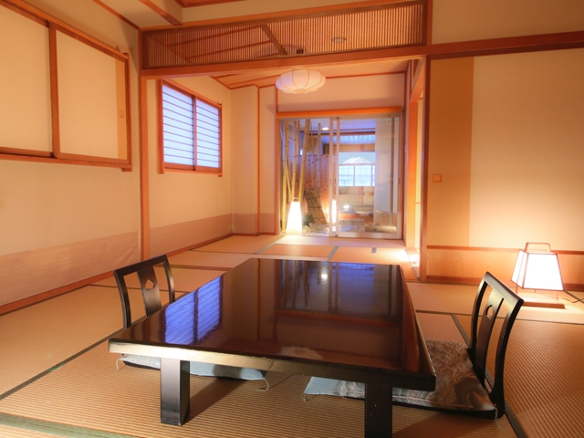 【楽天スーパーSALE】10％OFF！富士山の麓、河口湖の畔でのんびり寛ぐ露天風呂付客室プラン