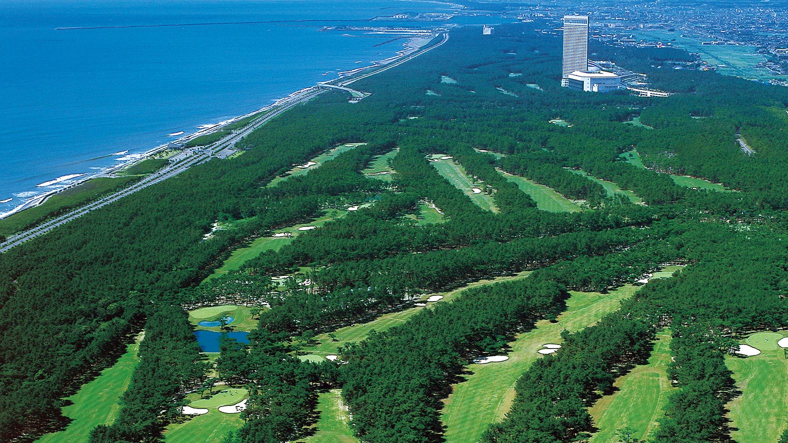 世界のトップが集う！ダンロップフェニックストーナメント会場までお車で約20分です♪