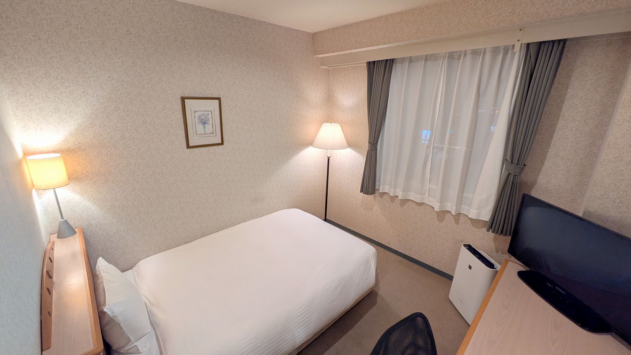 シングルルーム[15平米]　120cmセミダブルベッド