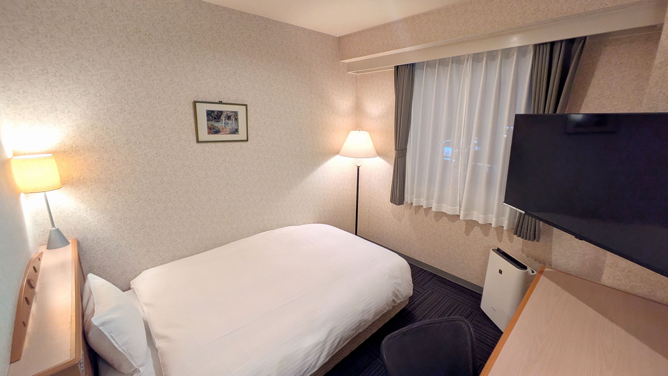 シングルルーム[15平米]　120cmセミダブルベッド