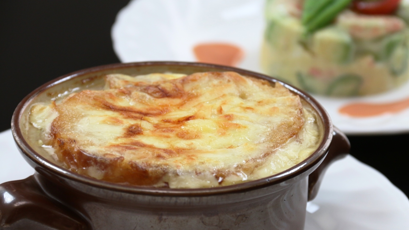 【エイブル白馬五竜 ＆ Hakuba47 共通リフト1日券付】2食付／無料シャトルバス停が目の前！