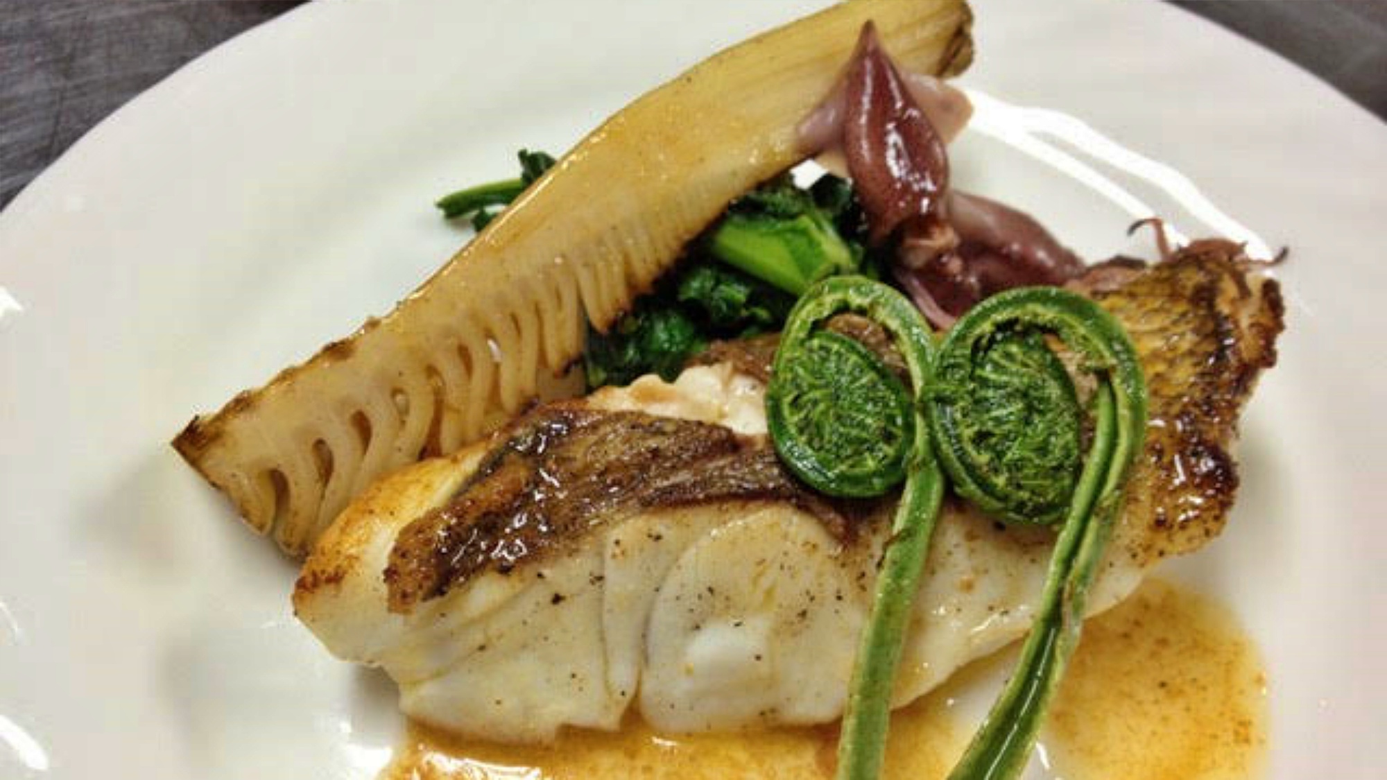 サワラとホタルイカのグリエ 