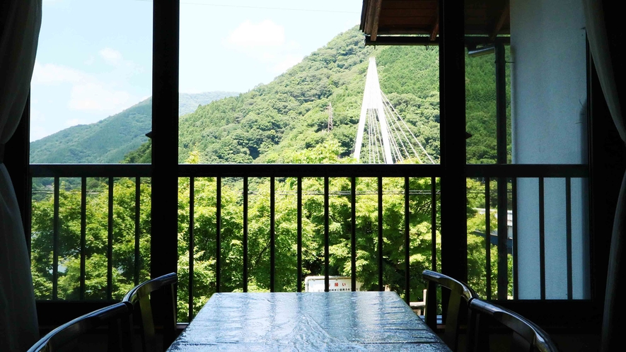 お部屋からの景観◆丹沢湖と自然を望めます