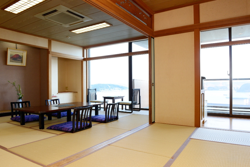 【禁煙】本館：和室2間角部屋／オーシャンビュー