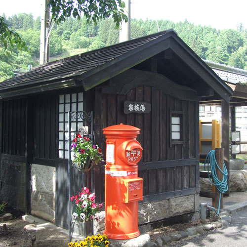 *Exterior of the family bath. Have the hot spring all to yourself in the atmospheric stone bath.