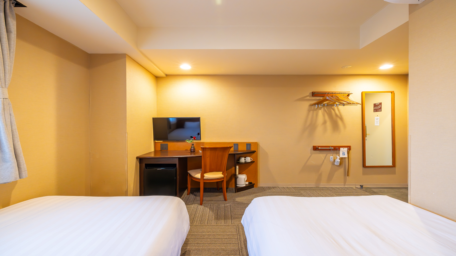 ツインルーム/デスク