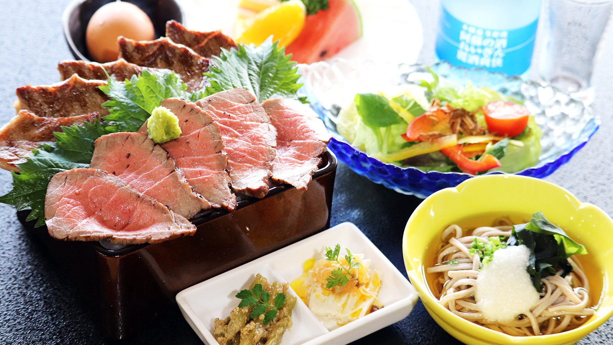 あか牛御膳一例：旨みたっぷり「肥後のあか牛」を使用したあか牛重がメインの御膳です。