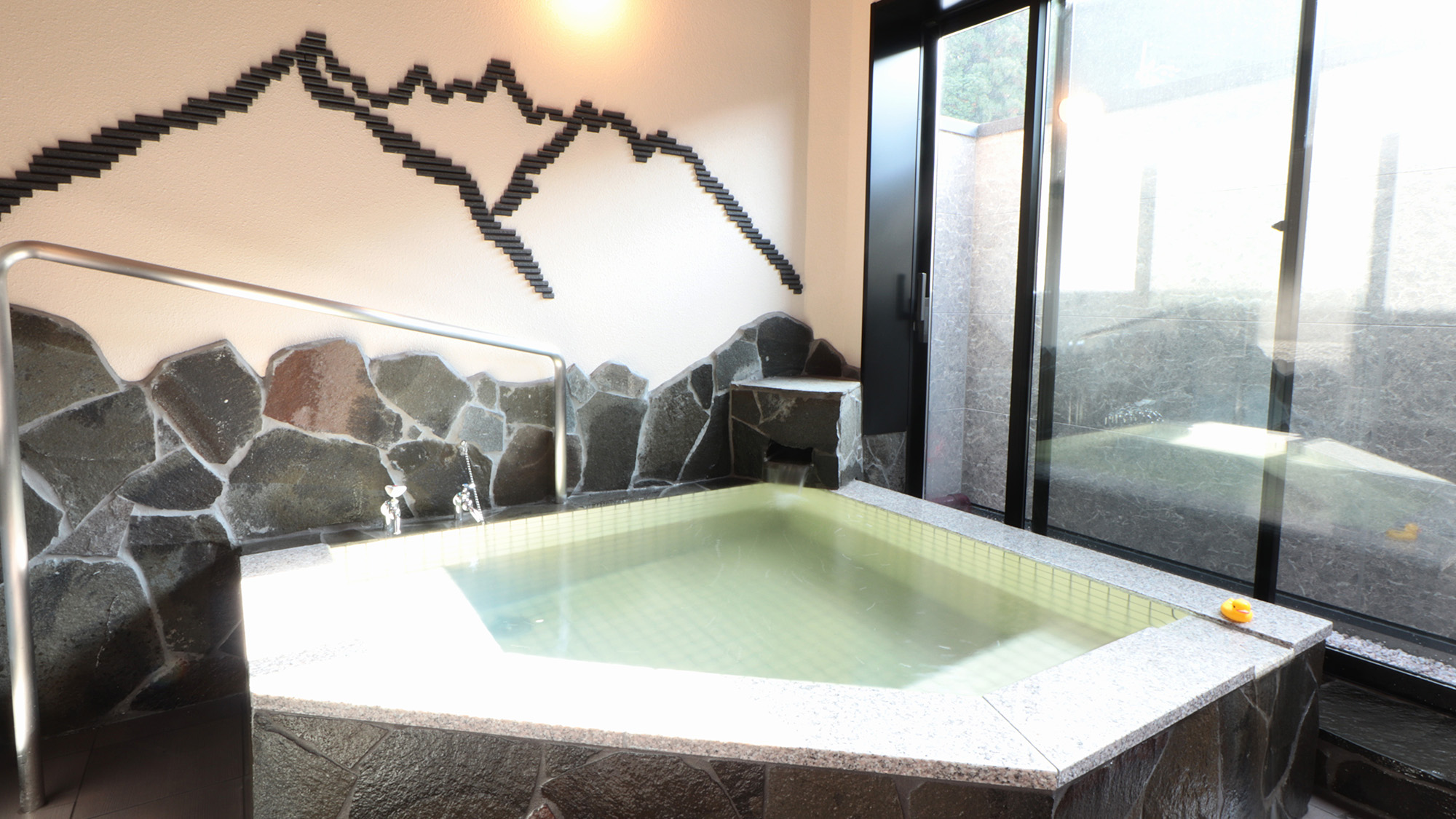 12月1日OPEN「家族風呂」『米塚』と『根子岳』の2タイプがございます。（有料・事前予約制）