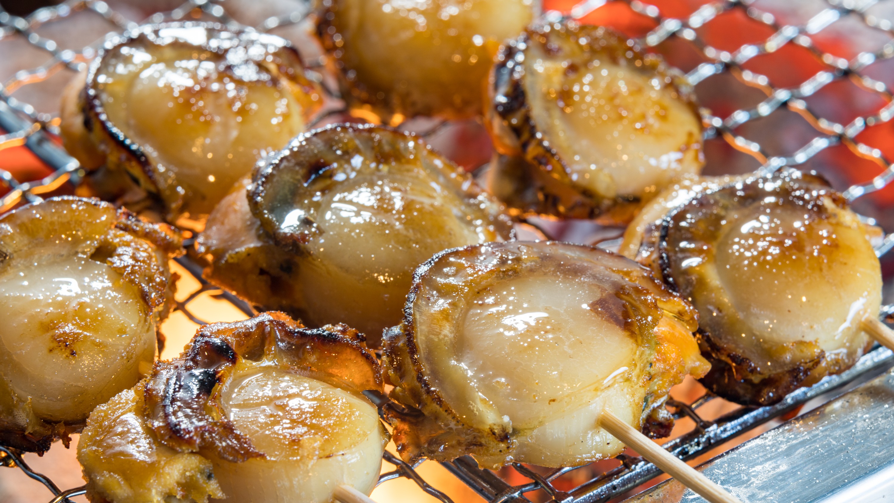 【グルメ・横浜町】ホタテ網焼き