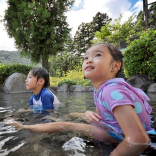 プール　夏季のみ営業