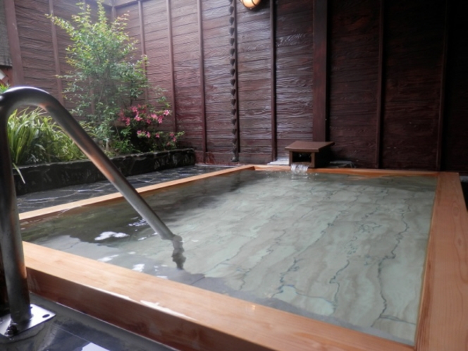 檜造り露天風呂2