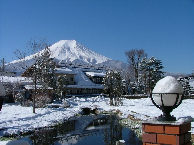 レイク忍野よりの冬の富士山