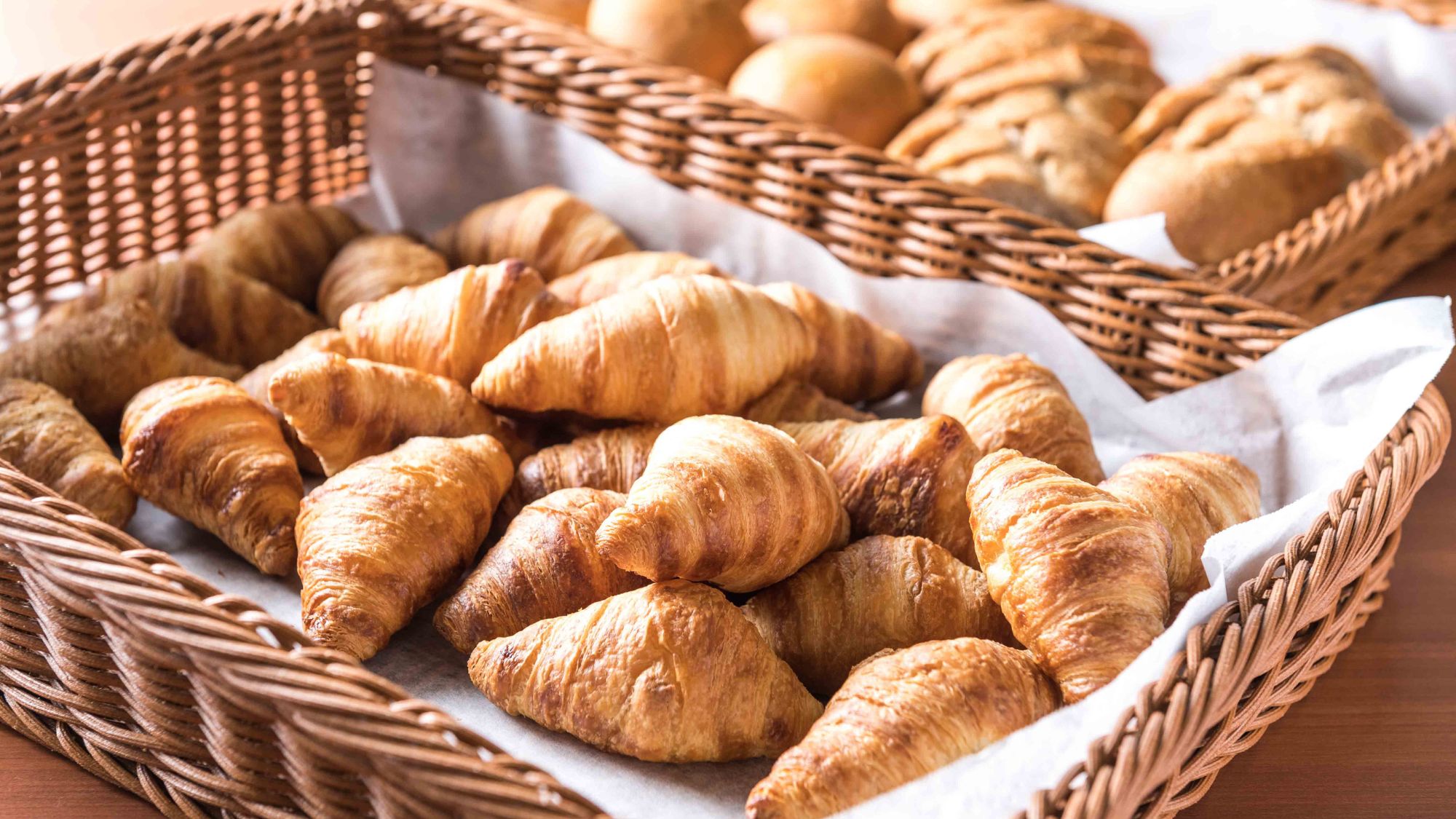 【朝食】焼きたてクロワッサン