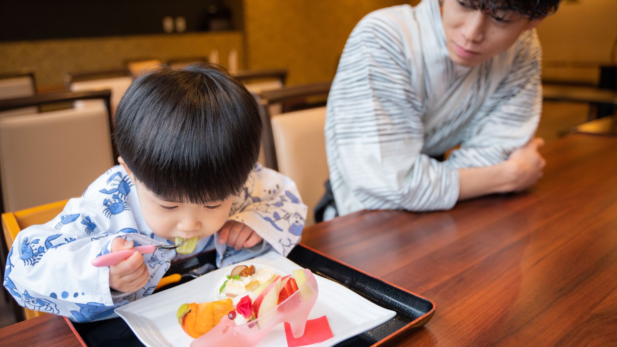 【お祝いデザート】お子様の記念日には特製デザートプレートサービス♪