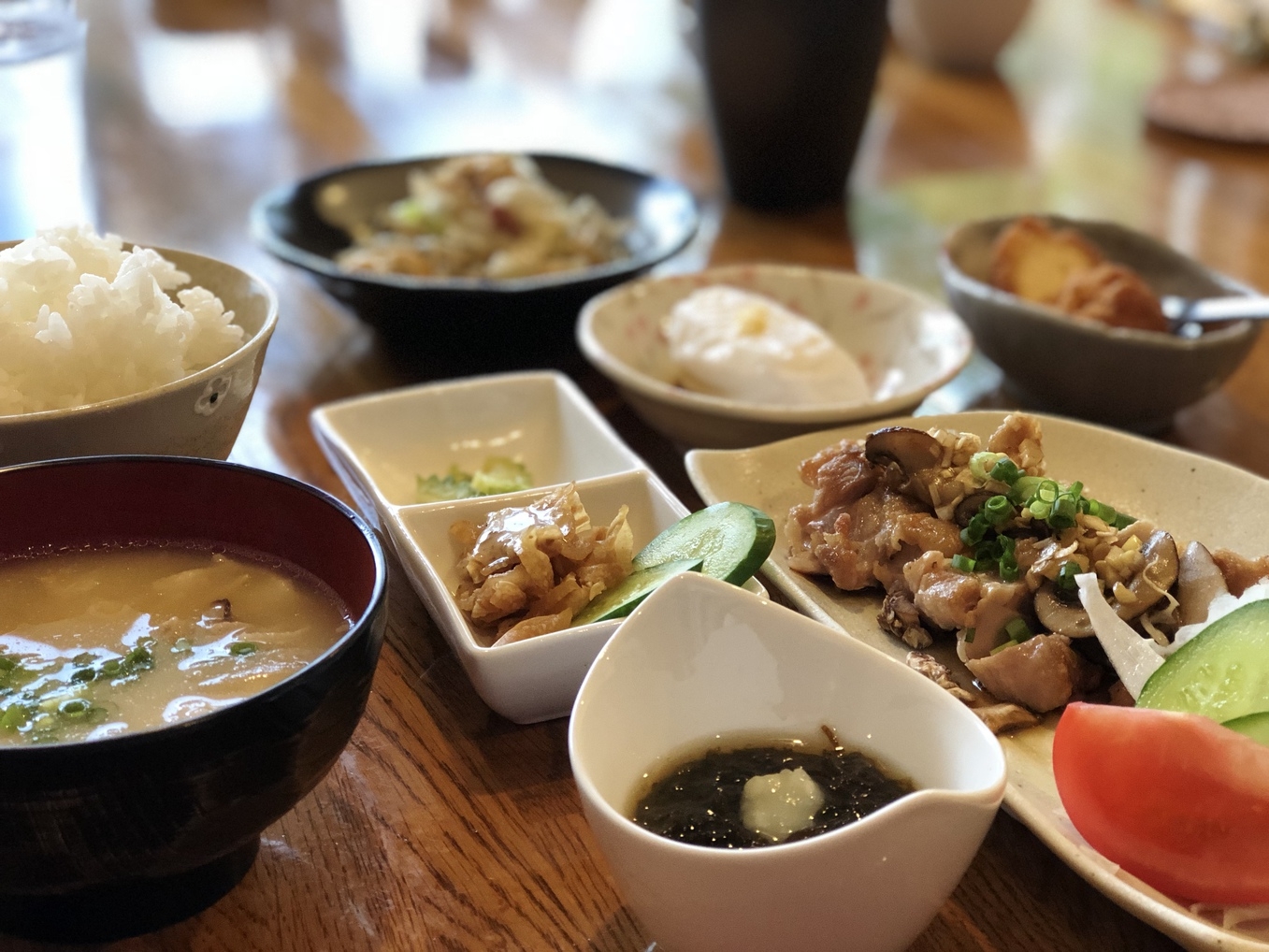【2食付き】沖縄の食材を使った島料理を大満喫！心を込めた島ごはんをうさがみそーれ♪