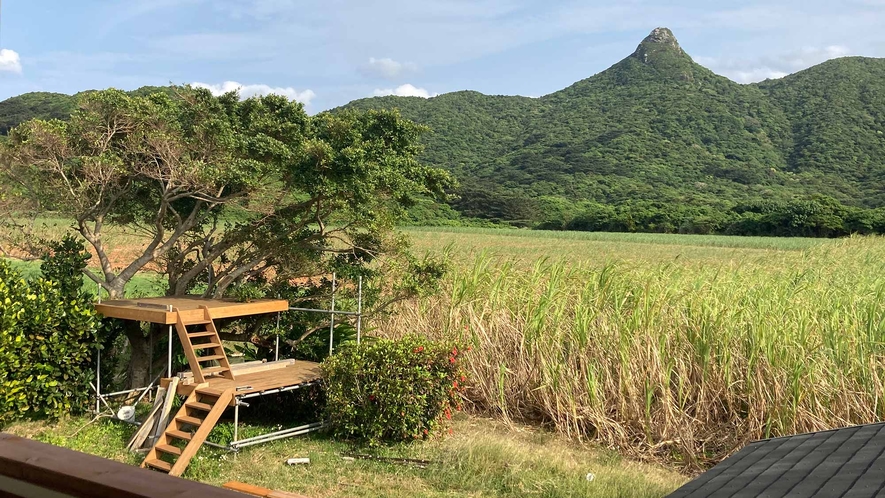 ・＜マウンテンビューツインルーム＞牧草地から心地よい風に吹かれながらリラックスしてお過ごしください