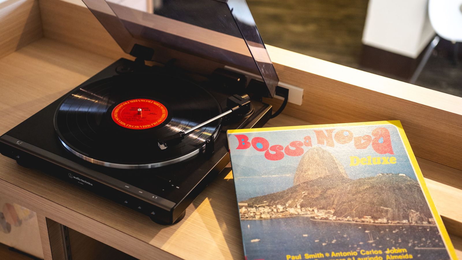 レコードプレーヤー