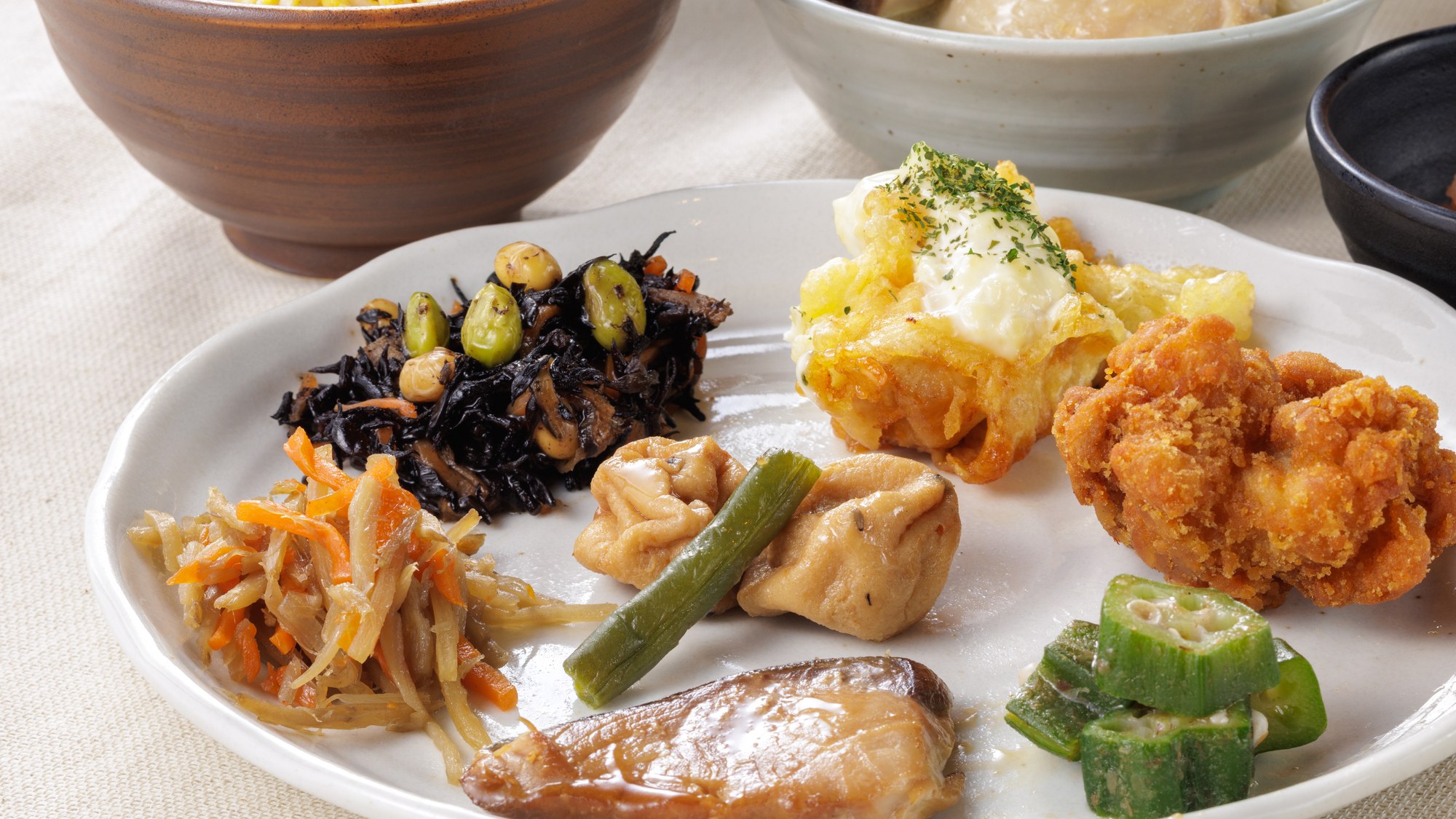 和朝食ビュッフェ盛り付け