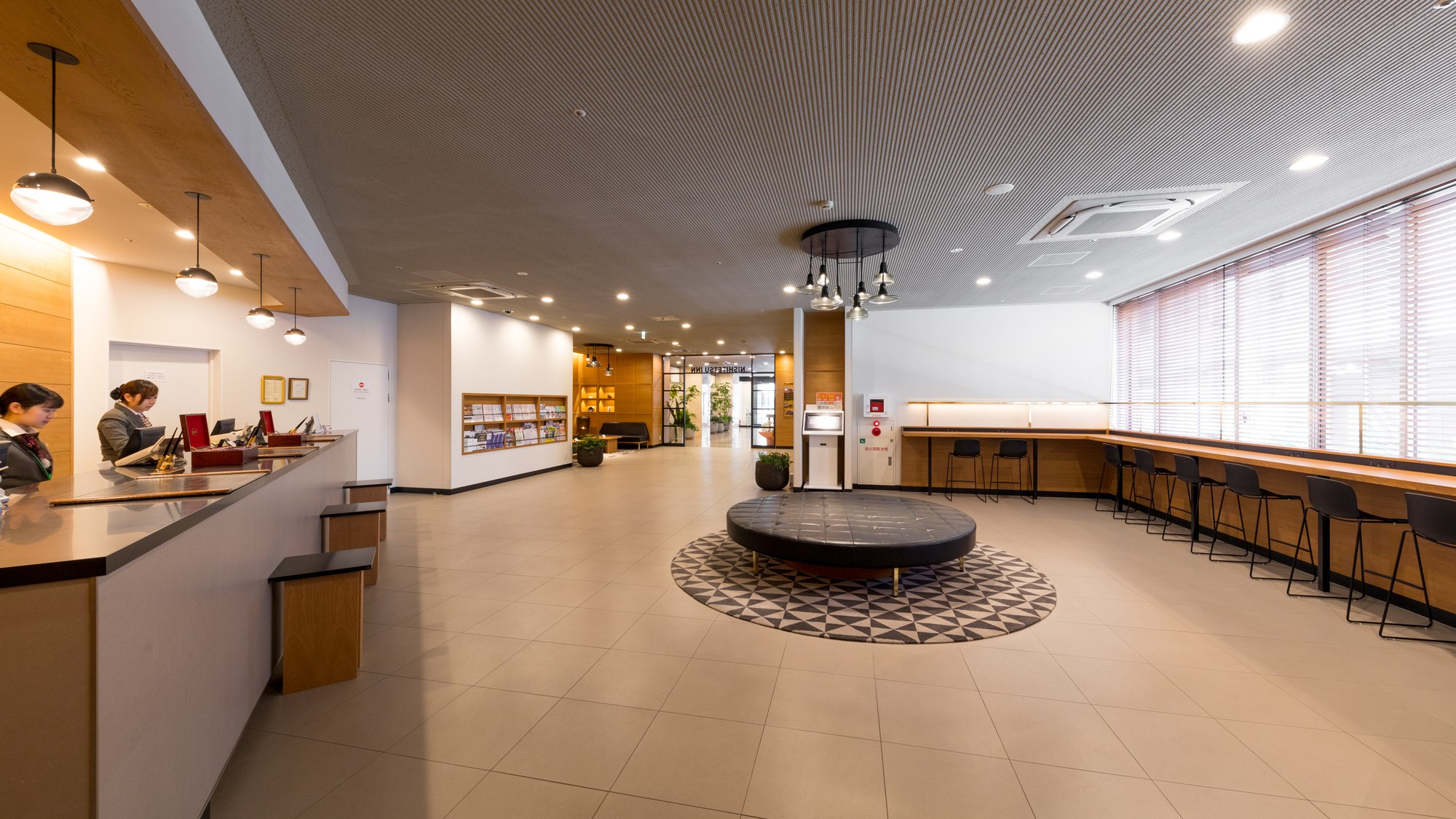 広々としたロビー