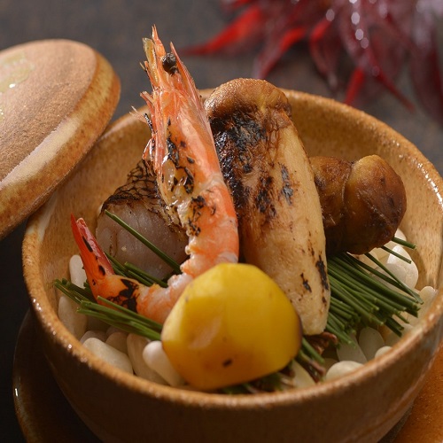 秋を代表する食材「松茸」も季節限定でご提供