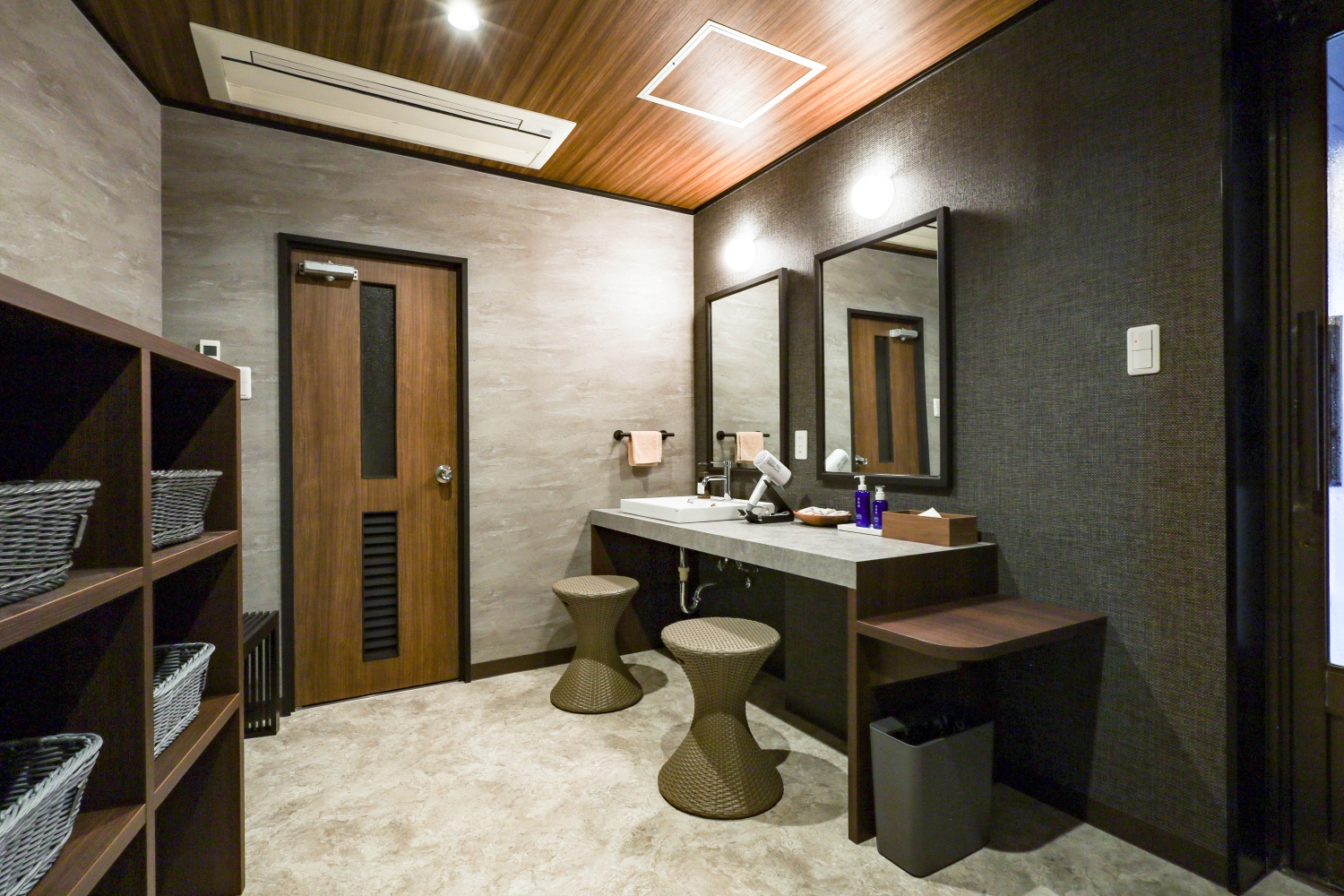 【貸切風呂】脱衣所イメージ