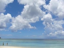 周辺　マタパンビーチ　雲と海