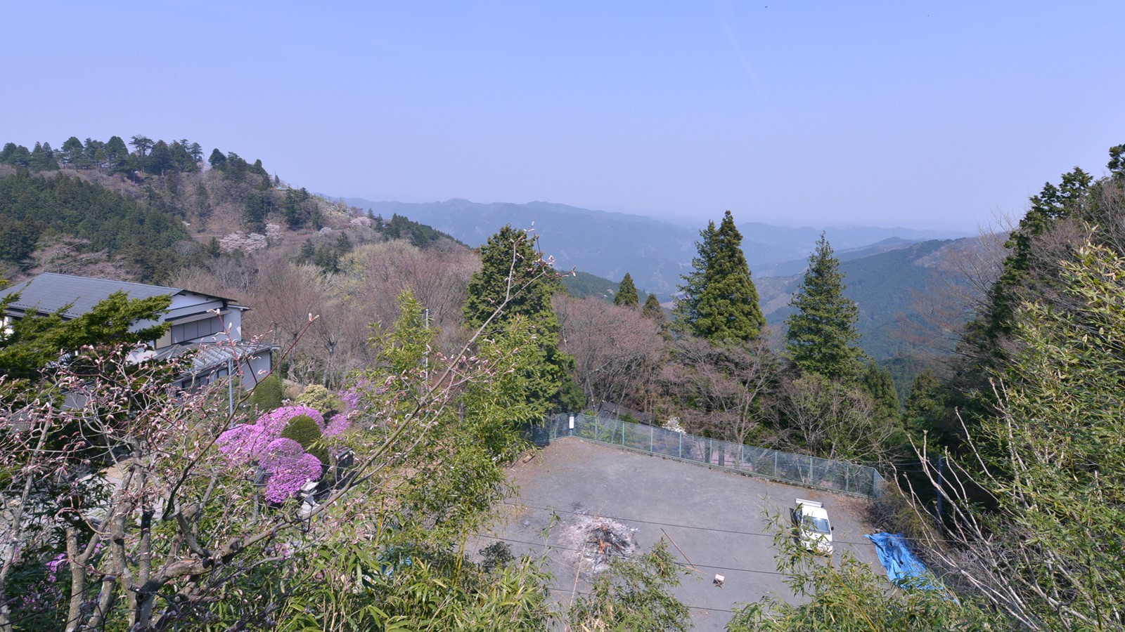 *お部屋からの景観/昼は関東平野を、夜は東京の夜景を一望することができます。