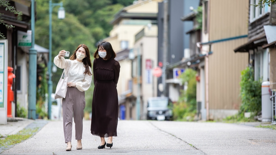 【街歩き】チェックインまでの時間、荷物を預けて湯涌観光を楽しめます♪