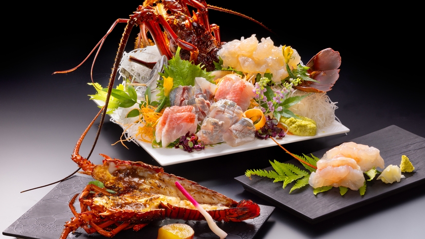 【早期予約特典付】約400gの活伊勢海老×磯自慢3種飲み比べ！30日前の予約で磯自慢1合プレゼント！