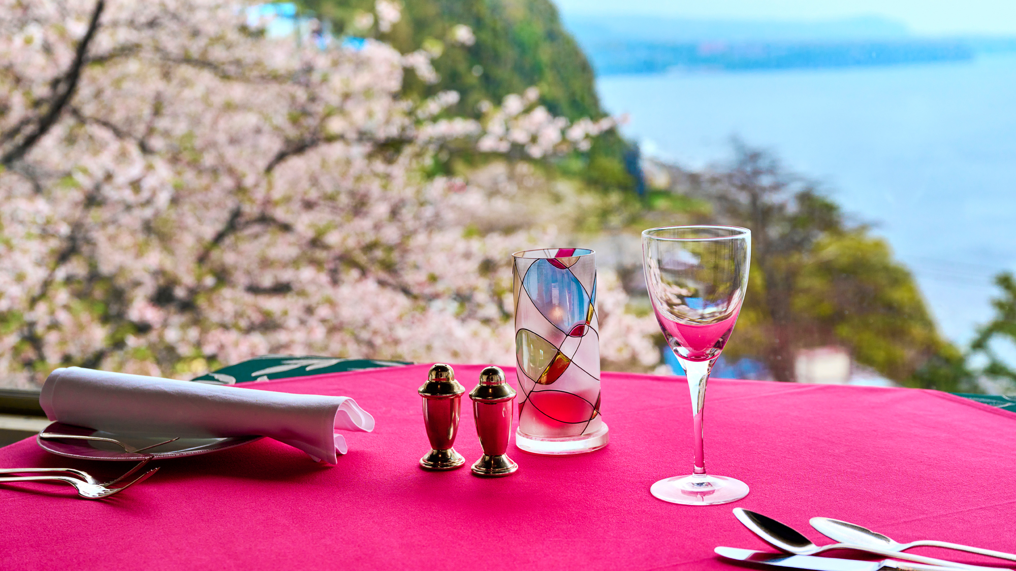 レストランから望む桜の風景