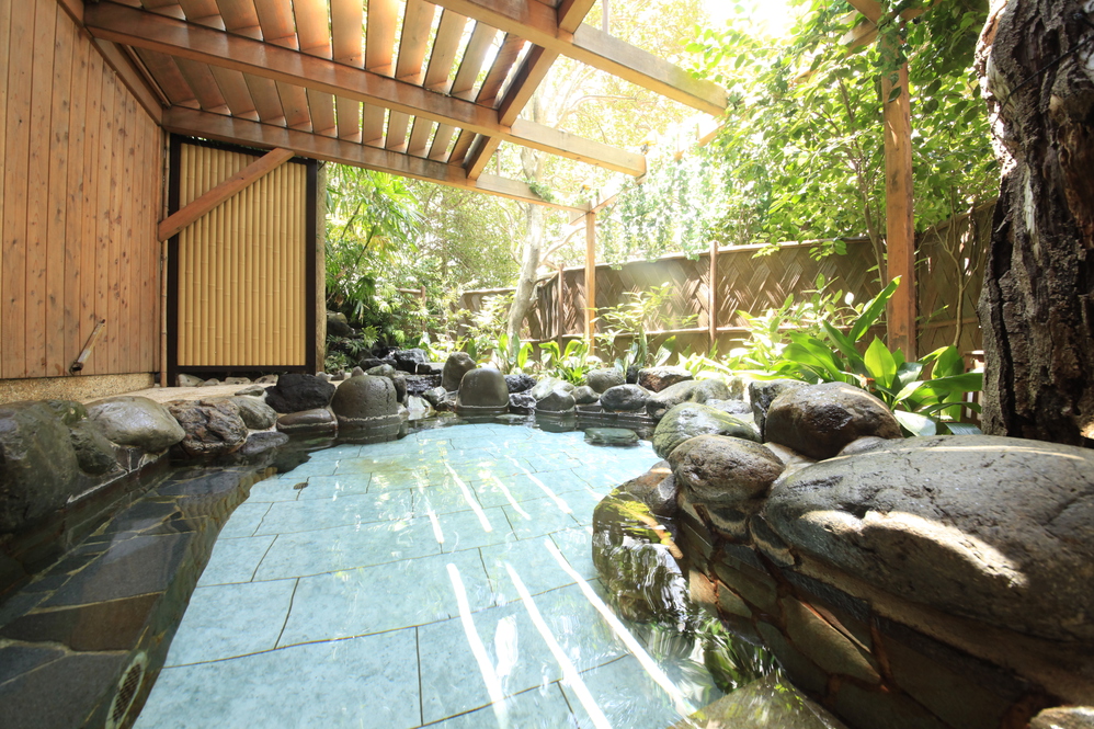 <男性用露天風呂 やんも>