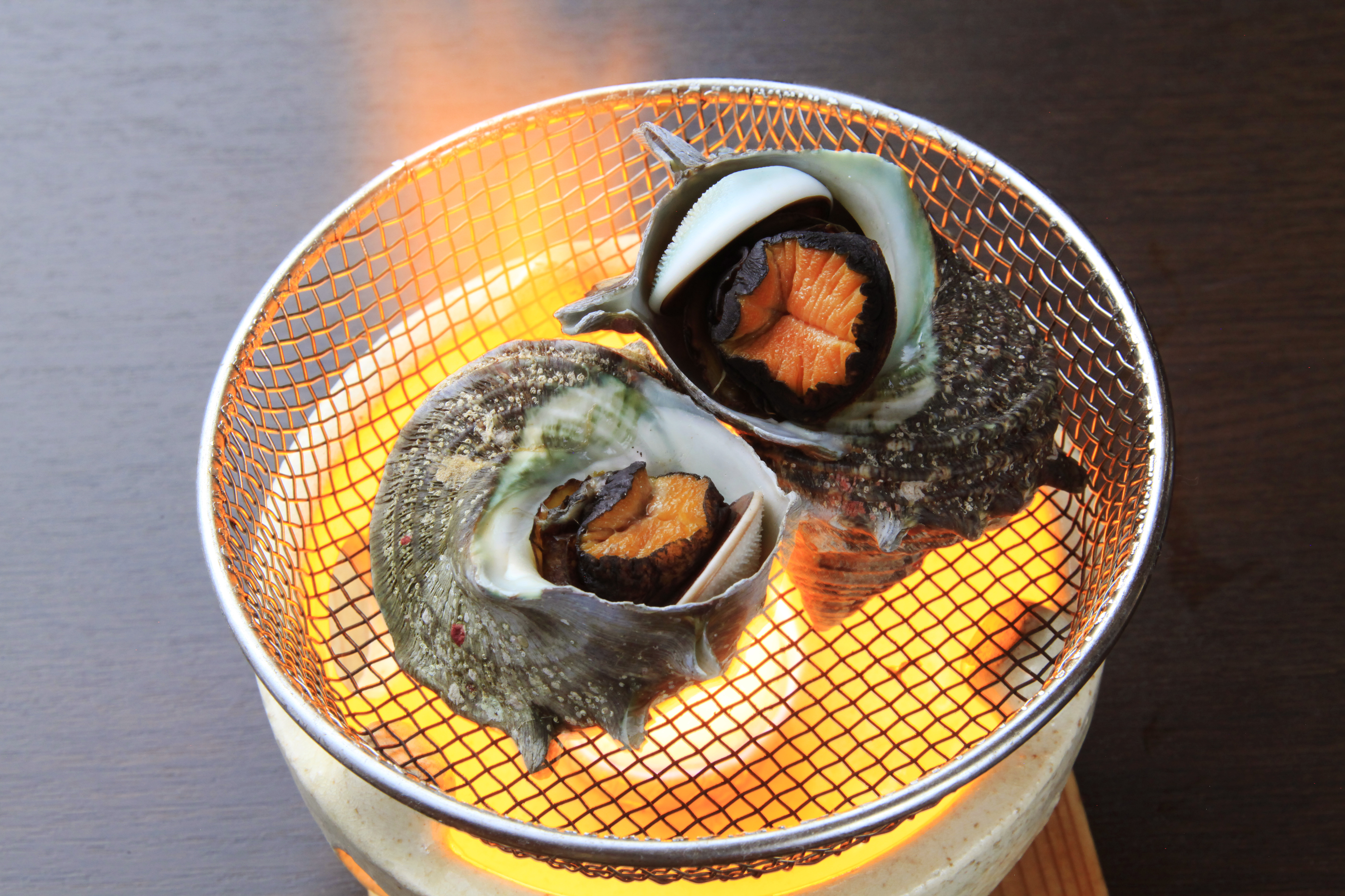 ＜別注料理＞サザエのつぼ焼き
