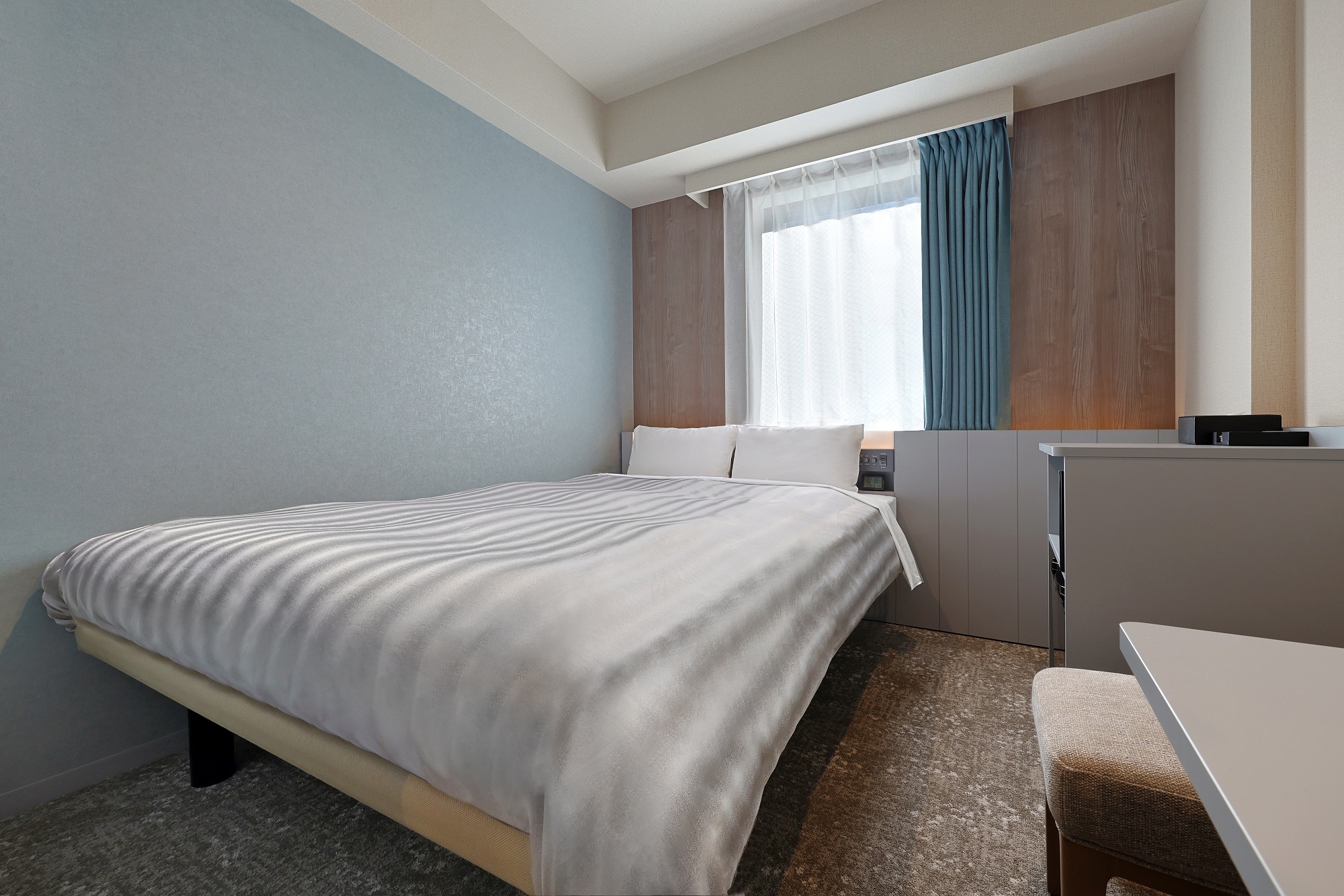 リニューアルダブルルーム1名【禁煙｜12㎡】