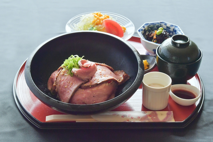 ローストビーフ丼