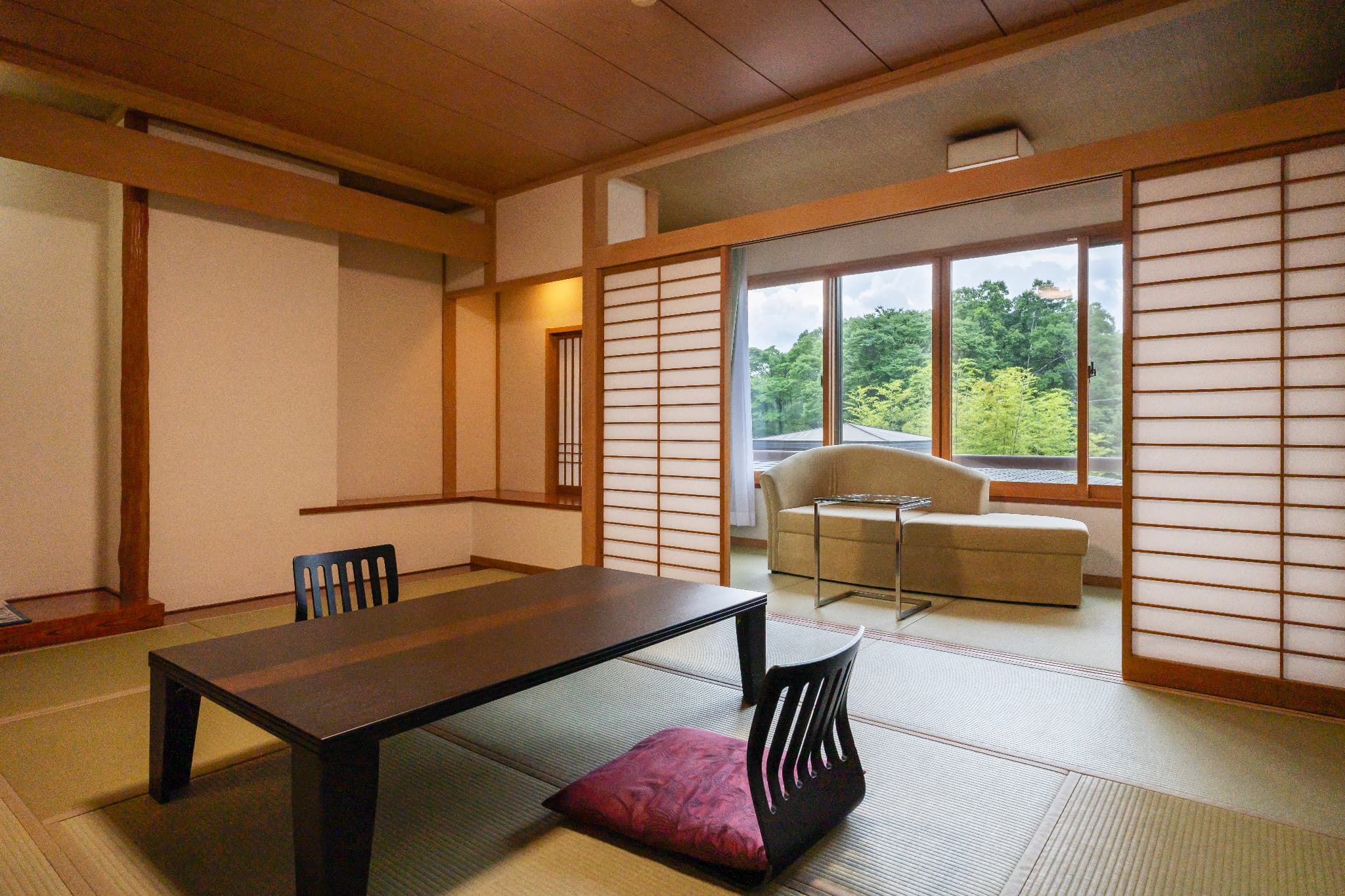 デラックス和モダン”輝”【和室10畳＋6畳/ツインベッド】