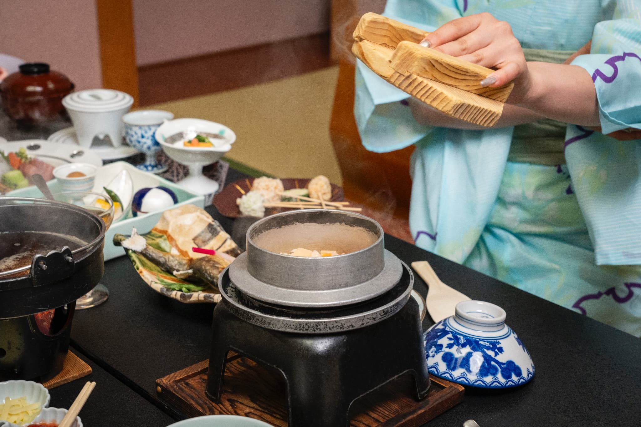 料亭街 　はな響