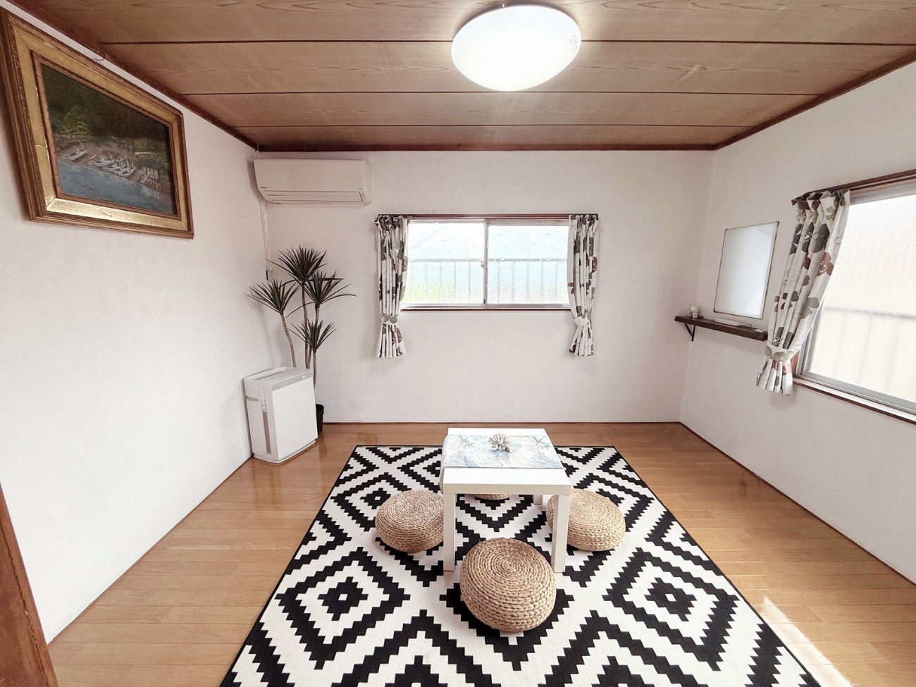 【くまのみ】2F ６畳（布団4組）